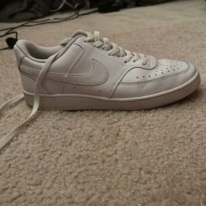 Nike womens 10 white low court vision